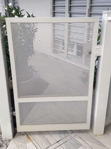 Produzione-cancelli-pedonali-moderni-per-recinzione-giardino-bologna-400x284.jpg